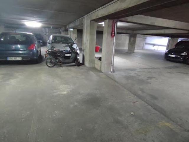 Garage vente à Paris, Île-de-France