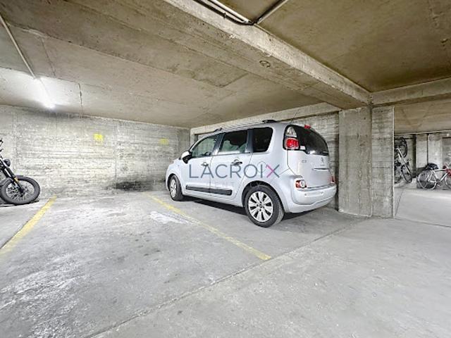 Garage vente à Paris 19e Arrondissement, Paris