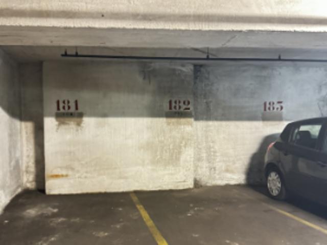 Garage vente à Paris, Île-de-France