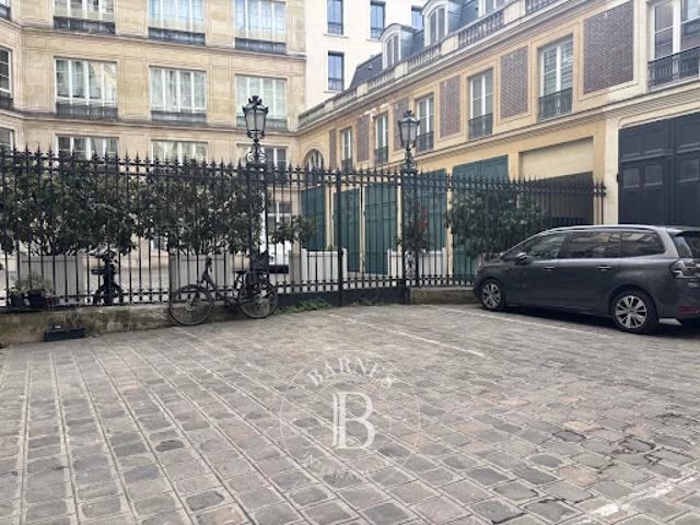 Garage vente à Paris 6e Arrondissement, Paris
