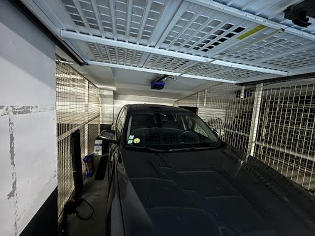 Garage vente à Paris, Île-de-France