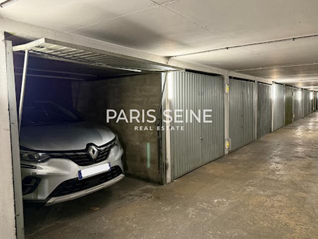 Garage vente à Paris 6e Arrondissement, Paris