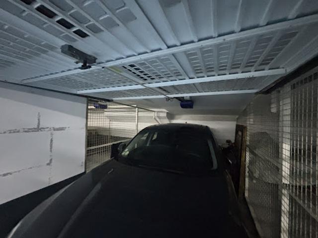 Garage vente à Paris, Île-de-France