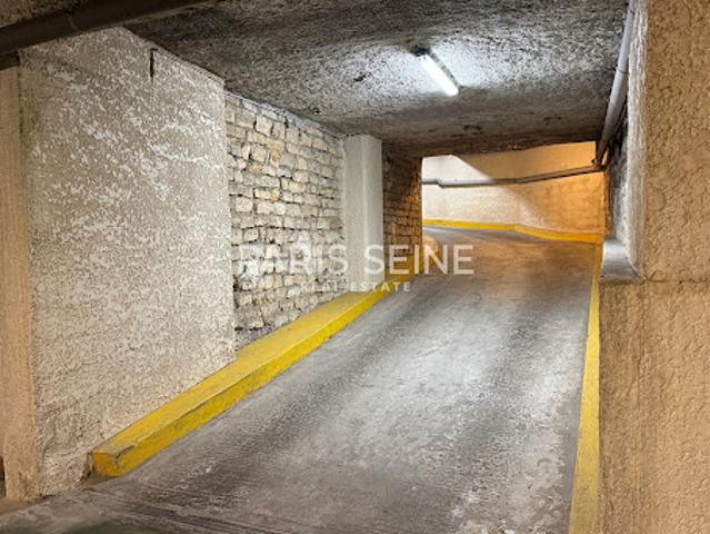 Garage vente à Paris 6e Arrondissement, Paris
