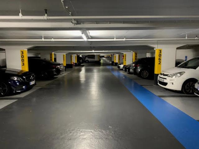 Garage vente à Paris, Île-de-France