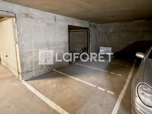 Garage vente à Paris, Île-de-France