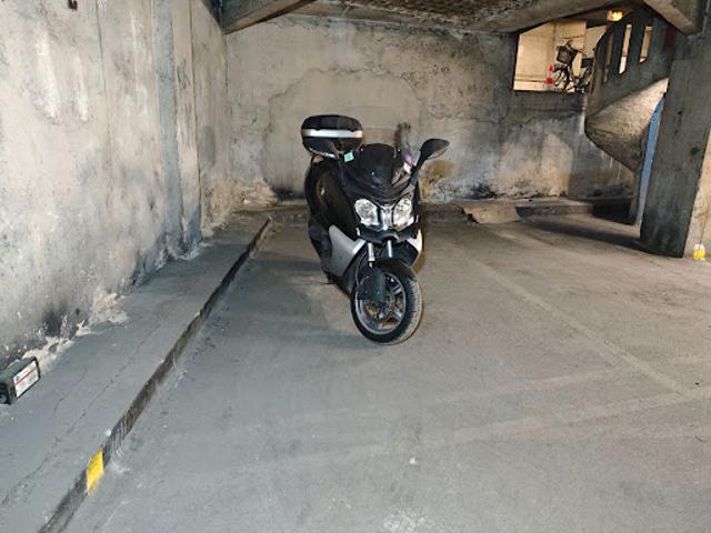 Garage vente à Paris, Île-de-France