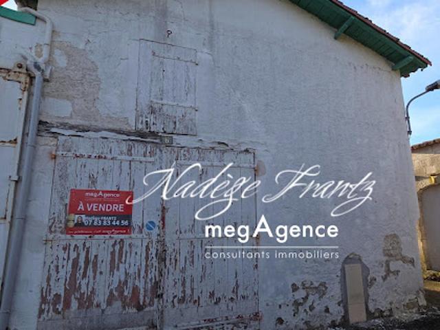Garage vente à Saint-Jean-d'Angély, Saint-jean-d'angély