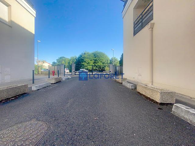 Garage vente à Évry, Saint-germain-lès-corbeil