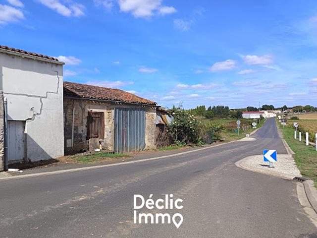 Garage vente à Saintes, Saint-sulpice-d'arnoult