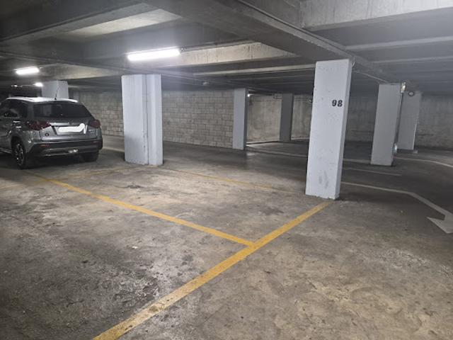 Garage vente à Paris, Île-de-France