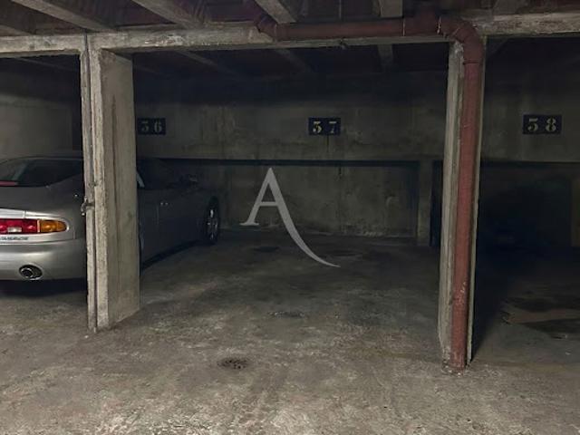 Garage vente à Quartier Cœur de Ville, Courbevoie