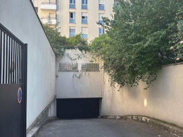 Garage vente à Saint-Denis, Saint-denis