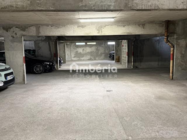 Garage vente à Parking Place du Martroi, Orléans