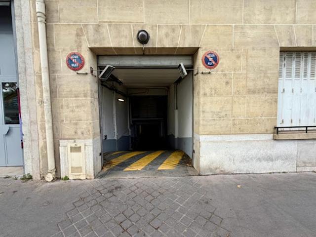 Garage vente à Paris 16e Arrondissement, Paris