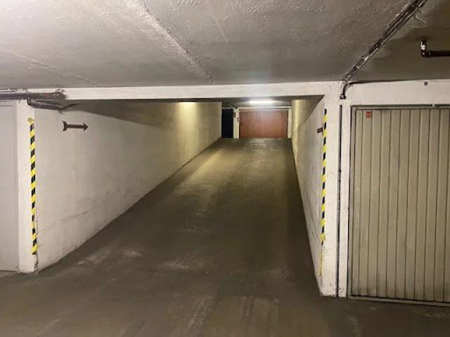Garage vente à Paris, Île-de-France