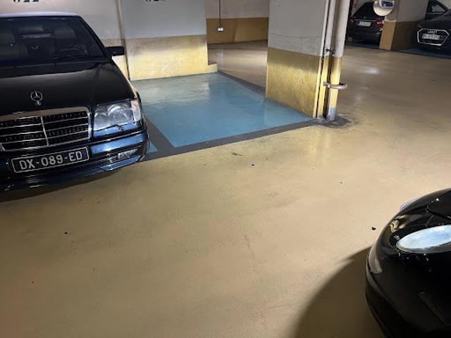 Garage vente à Paris, Île-de-France