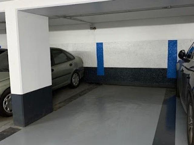 Garage vente à Paris 8e Arrondissement, Paris