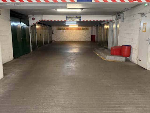Garage vente à Paris, Île-de-France