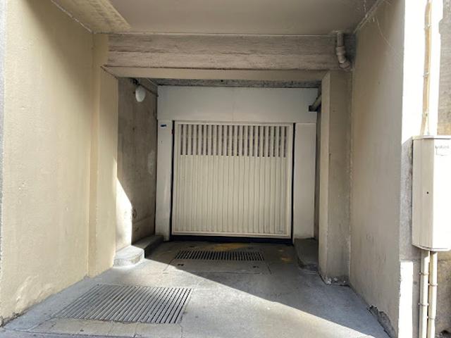 Garage vente à Paris, Île-de-France