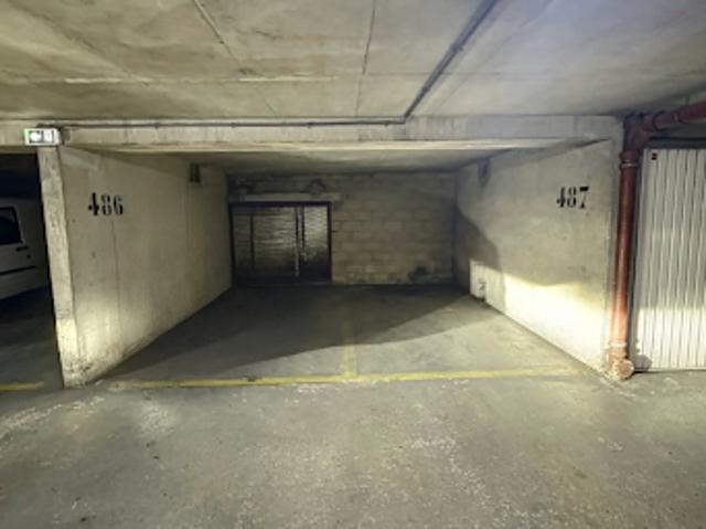 Garage vente à Paris 20e Arrondissement, Paris