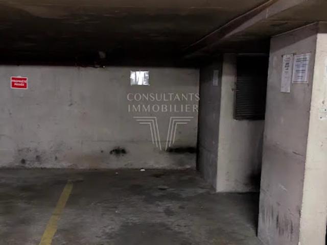 Garage vente à Paris, Île-de-France