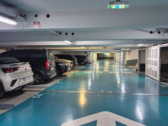 Garage vente à Paris, Île-de-France