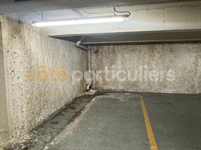 Garage vente à Paris, Île-de-France