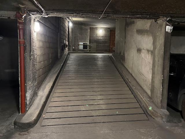 Garage vente à Paris, Île-de-France