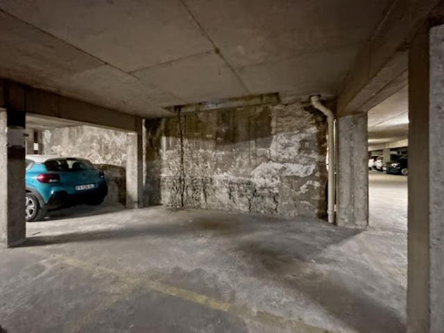Garage vente à Paris 20e Arrondissement, Paris