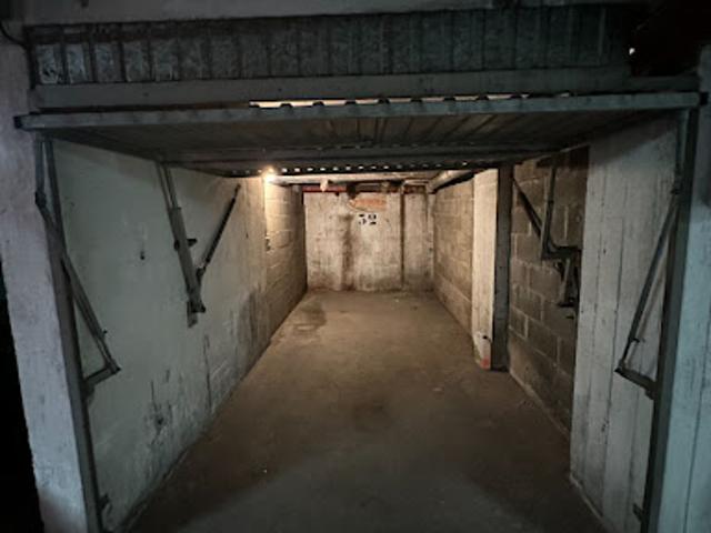 Garage vente à Paris, Île-de-France
