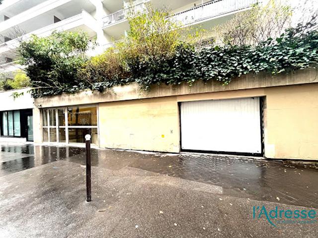 Garage vente à Paris, Île-de-France