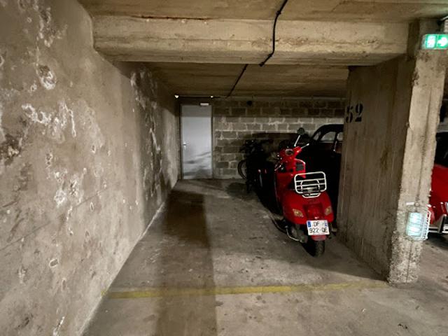 Garage vente à Paris, Île-de-France