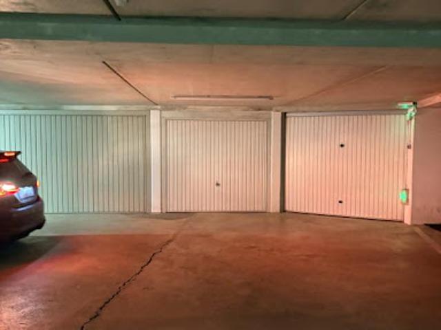 Garage vente à Saint-Germain-en-Laye, Le Vésinet