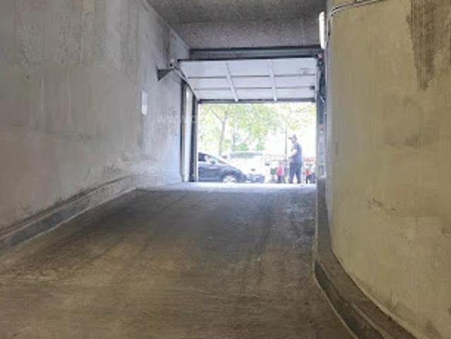 Garage vente à Paris 11e Arrondissement, Paris