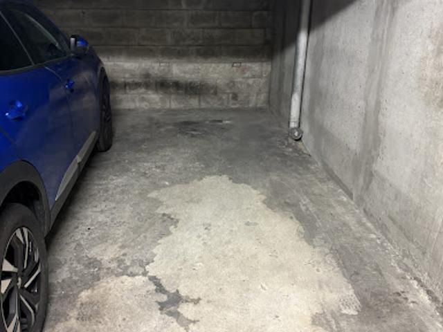 Garage vente à Paris, Île-de-France