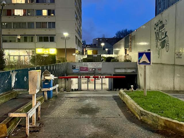 Garage vente à Paris, Île-de-France