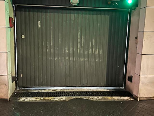 Garage vente à Paris, Île-de-France