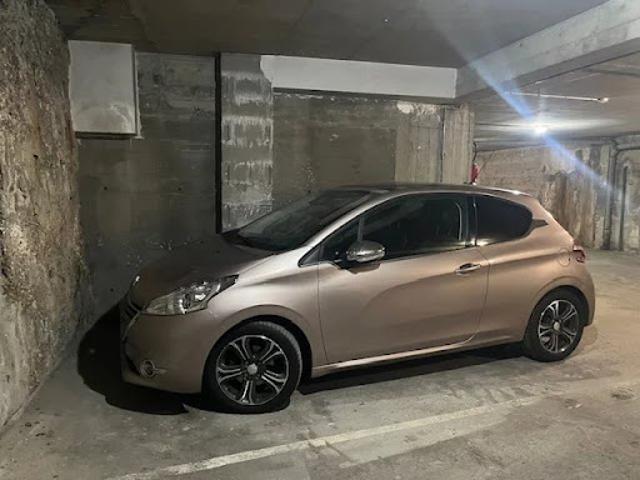 Garage vente à Paris, Île-de-France
