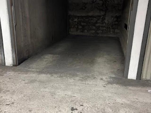 Garage vente à Paris, Île-de-France