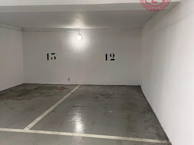 Garage vente à Paris, Île-de-France