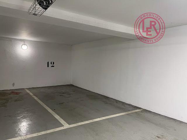 Garage vente à Paris, Île-de-France