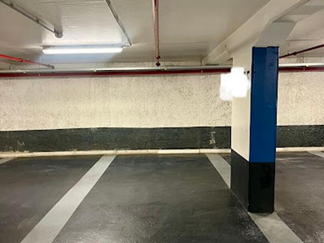Garage vente à Paris, Île-de-France