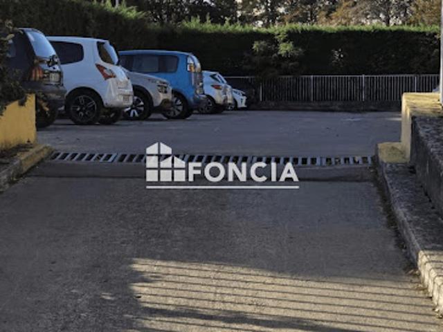 Garage vente à Le Mée-sur-Seine, Seine-et-Marne