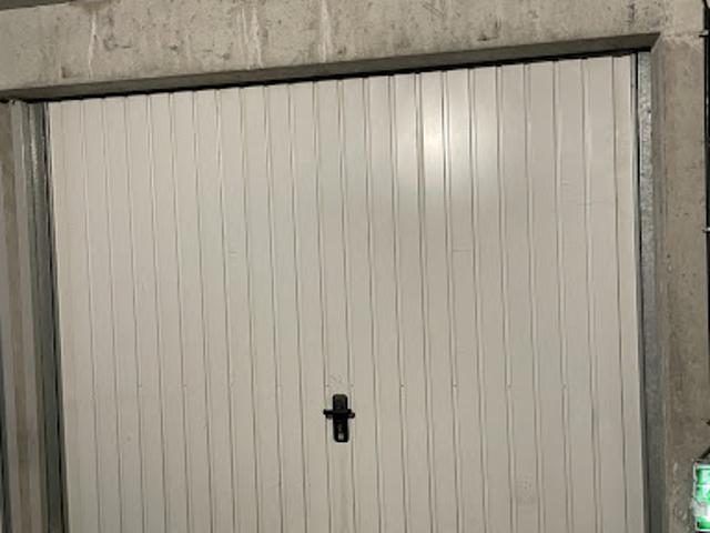 Garage vente à Saint-Étienne, Saint-etienne