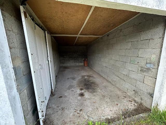 Garage vente à La Roche-sur-yon, Zola