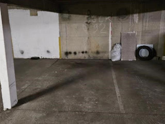 Garage vente à Nanterre, Courbevoie