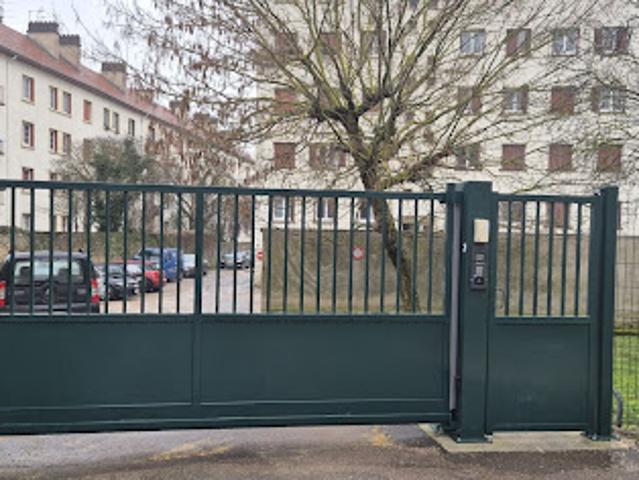 Garage vente à Dijon