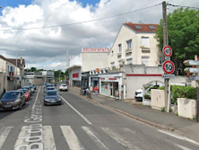 Garage vente à Évry, Draveil