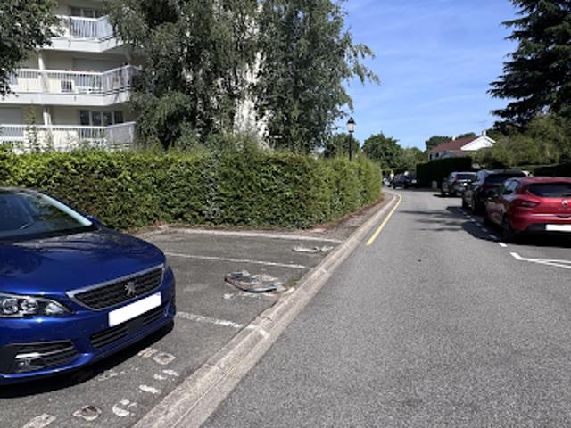 Garage vente à Rambouillet, Le Mesnil-saint-denis